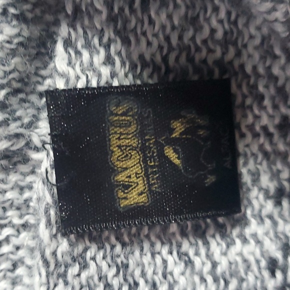 Alpaca Sweater - Picture 3 of 3